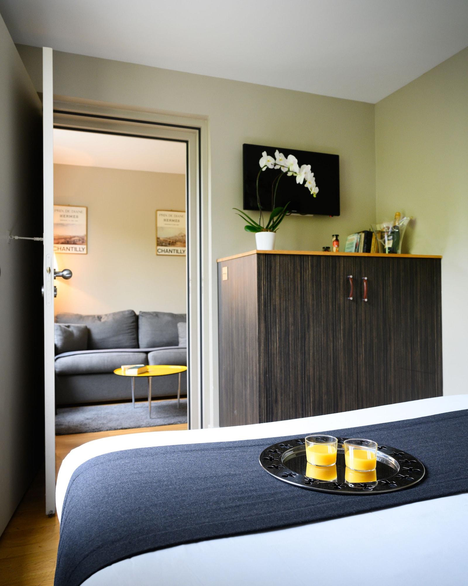 Suites&hôtel Helzear Champs-elysées 4*